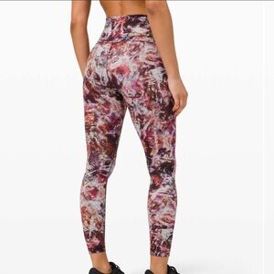 Lululemon wonder trains